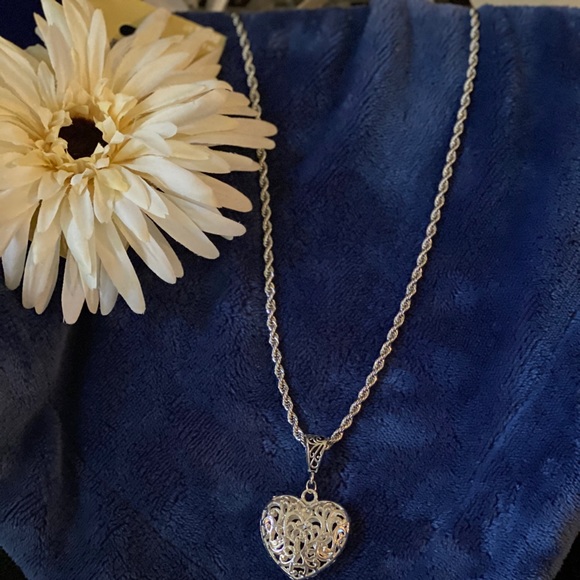 24” Beautiful Silver Rope Chain with Heart!!!! - Picture 2 of 11